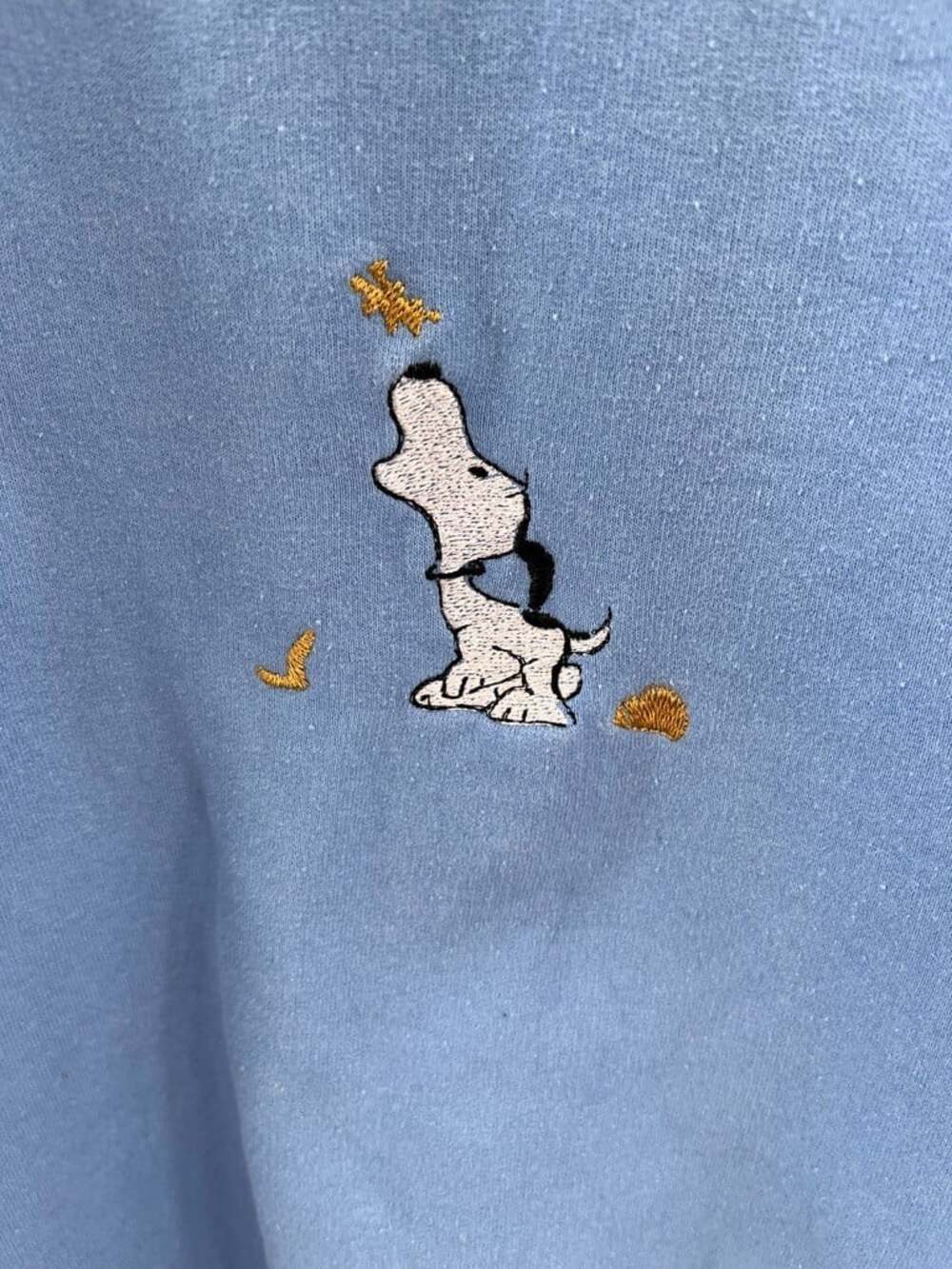 VTG Style Snoopy Embroidered Sweatshirt Medium Blue Peanuts Fall Leaves Crewneck - Picture 2 of 5